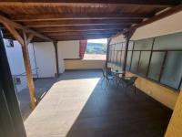 Penthouse Daniela - 3 Rooms in a Spacious Central Apartment - Ferienwohnung Neumarkt am Mieresch