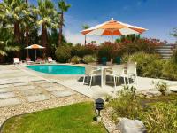 B&B Palm Springs - Live the Mid Mod Life at Mariposa Palms - Bed and Breakfast Palm Springs