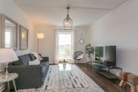 Home to the Stars on Music Row with Pool and Free Parking - Chambres d’hôtes Nashville