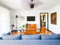 Mid-Century Modern Home Near Downtown with Free Parking - B&B Nashville