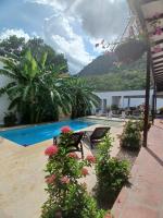 Casa Fortuna, piscina privada, 4 hab-5 baños I Villa en Honda - Chambres d'hôtes Honda
