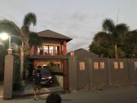 Villa Kenanga in Meninting By The Beach - Chambres d'hôtes Mataram