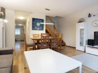 Appartamento con 3 Camere da Letto e con Balcone