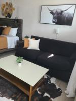 Cozy King Bed Studio - Affordable Fresh Cozy - Ferienwohnung Pahokee
