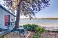Quiet Plymouth Cottage on Great South Pond! - B&B