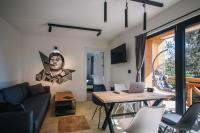 Appartement met Balkon en Uitzicht op de Bergen