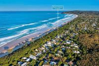 Beach House at Tallows - pet-friendly 4 BR retreat - B&B Byron Bay