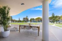 Oceanfront Byron Palms - 2 BR Main Beach apartment - B&B Byron Bay