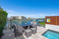 B&B Gold Coast - Luxury Modern Waterfront House - Bed and Breakfast Gold Coast