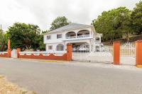 Shaw Park Gem - B&B Ocho Rios