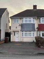 B&B Dagenham - Modern 3 Bed House - Bed and Breakfast Dagenham