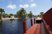 4 bedroom with pool, dock, canal. Bermuda's Secret - B&B
