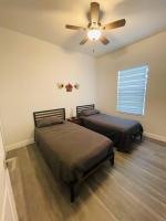 Brand New Lake View House - Self Check-In - B&B Lake Placid