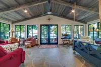Higgins Lake Vacation Rental w/ Lake Views & Deck! - Bed and Breakfast Roscommon