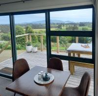 B&B Waikanae - MAGNOLIA COTTAGE - Bed and Breakfast Waikanae