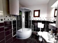 Apartment With Shared Bathroom