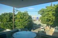 Apartamento con balcón