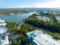 Luxury Stays Varsity-Robina-Bond - B&B