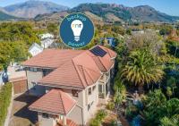 Florin’s Crest 3 Bedroom Villa, Franschhoek - B&B