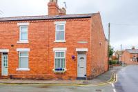 NEW! Spacious 2-bed home in Chester by 53 Degrees Property, Ideal for Long Stays, Great location - Sleeps 6 - B&B