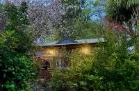 Romantic Retreat with Spa and Private Gardens - Bed and Breakfast