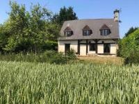 B&B Le Mesnil-Gilbert - Daisy Cottage with seasonal Swimming Pool - Bed and Breakfast Le Mesnil-Gilbert