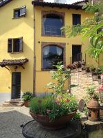 Altes Backhaus in Maranzana - Bed and Breakfast