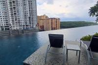 Stylish Urban Suite Penang - with infinite pool - B&B