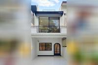 Lotus House - Local Spacious 3-Story Home, Rooftop Views & King Beds near Night Bazaar - B&B Chiang Mai