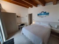 Doppel-/Zweibettzimmer mit eigener Terrasse