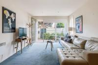 Patio Charm in Buzzing Richmond with Parking - Ferienwohnung Melbourne