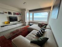 Beautiful 3-bedroom apartment for 6 people with front sea view T28 - B&B