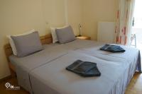 On The Wave - Modern Beachfront Apartment in Kalamata - B&B Phares