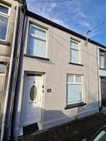 4 Bedroom house in Merthyr Tydfil. Near Brecon Beacons National Park - B&B Dowlais