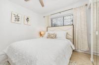 Lovely 2-Bdr w/Patio, Lake Park! - Ferienwohnung Naples (Florida)