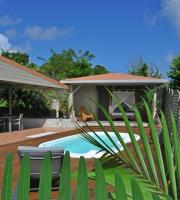 Villa charmante avec piscine et vue mer au Robert - B&B Le Robert