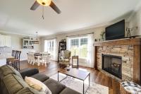 Autumn Retreat Pondside Cabin in Butler, TN - B&B Butler