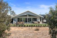 B&B Yarrawonga - Golf Fronted on the 6th Fairway - Bed and Breakfast Yarrawonga