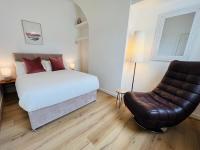 2025 Award Winner Liverpool Peach House - 4 Bedrooms - B&B Liverpool