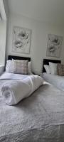 B&B Stoke-on-Trent - Silver Serenity - Bed and Breakfast Stoke-on-Trent