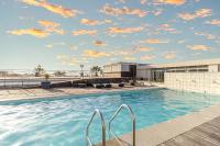 Luxury Beach Escape Sleeps 4 - Ocean View - Spa - Pool - Gym - Back Up Power - B&B Città del Capo