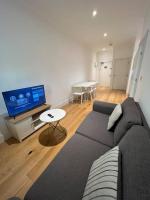 Cozy Modern Apartment in Croydon Central - B&B