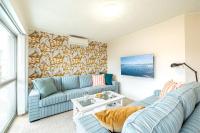 B&B Nelson Bay - Thurlow Lodge 7 6 Thurlow Avenue beautifully styled unit with WiFi views and pool - Bed and Breakfast Nelson Bay