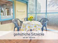 Ferienhaus Töpferhaus - strandnah, haustierfreundlich, Kaminofen, Garten, Platz für 3 Erwachsene, 2 Kinder - Chambres d'hôtes Steinberg