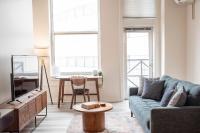 3BR CozySuites The Block Direct Skybridge Access#2 - Bed and Breakfast