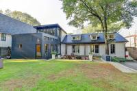 Modern Farm house in heart of the City- Sleeps 12 - Chambres d'hôtes Atlanta