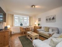 B&B Maidenhead - Cosy 2 Bedroom Flat with Parking and 20mins Train to London - Bed and Breakfast Maidenhead