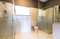 Beautiful 2 story Manor close to beach and all - B&B Glenelg