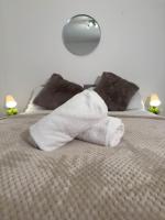 Thesiger Court Apartments - Free Private Parking - by Property Promise - B&B