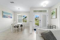 Modern Heated Pool Home Close To Downtown Shopping - Chambres d’hôtes North Port